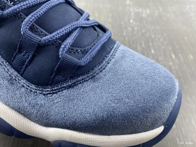 Navy WMNS Air Jordan AR0715-441 Midnight Velvet 11 0811